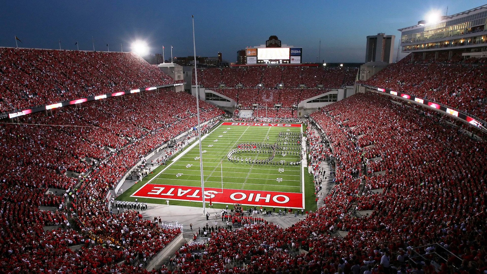 比赛现场观众人数创新高，篮球热潮不减，篮球赛观众须知